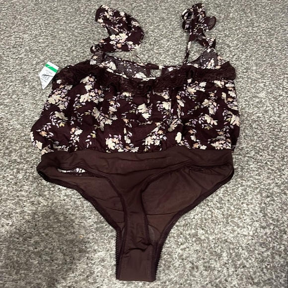 Free People Take it Away Merlot Ruffled Tie Front Bodysuit NWT - Picture 4 of 6